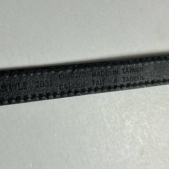 Vintage 1990s Liz Claiborne Slim Leather Belt | Classic Minimal Y2K - Picture 15 of 15